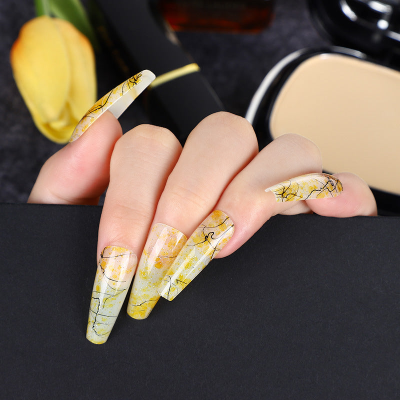 Bloody Splatter Nail Art Design – Halloween, Creative Nail Art