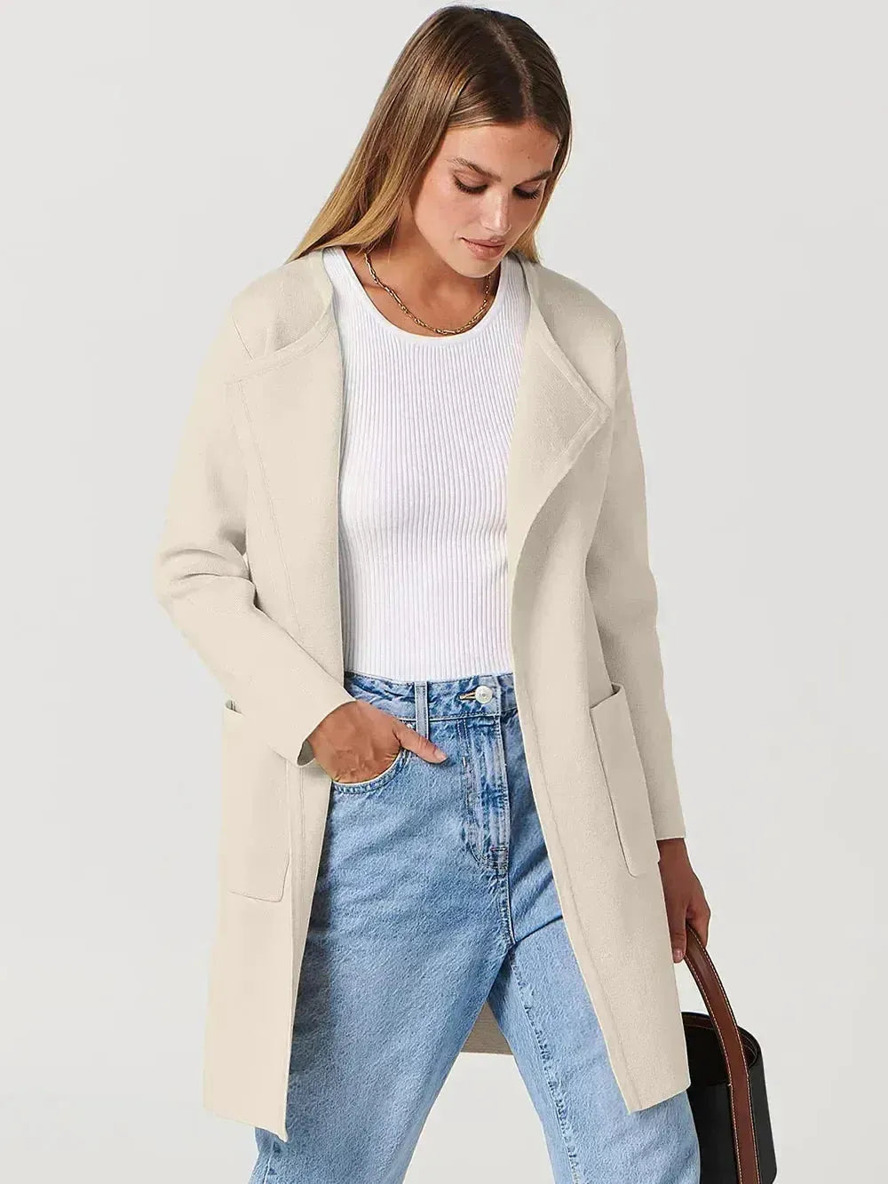 Elegant Lapel Coat in Soft Wool Blend for Women - Stylish Outerwear for Casual and Formal Occasions