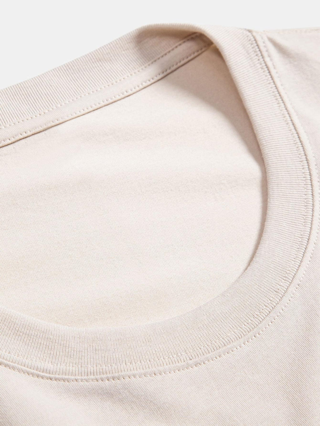 100% Cotton Long Sleeve Arc Hem T-Shirt for Everyday Wear
