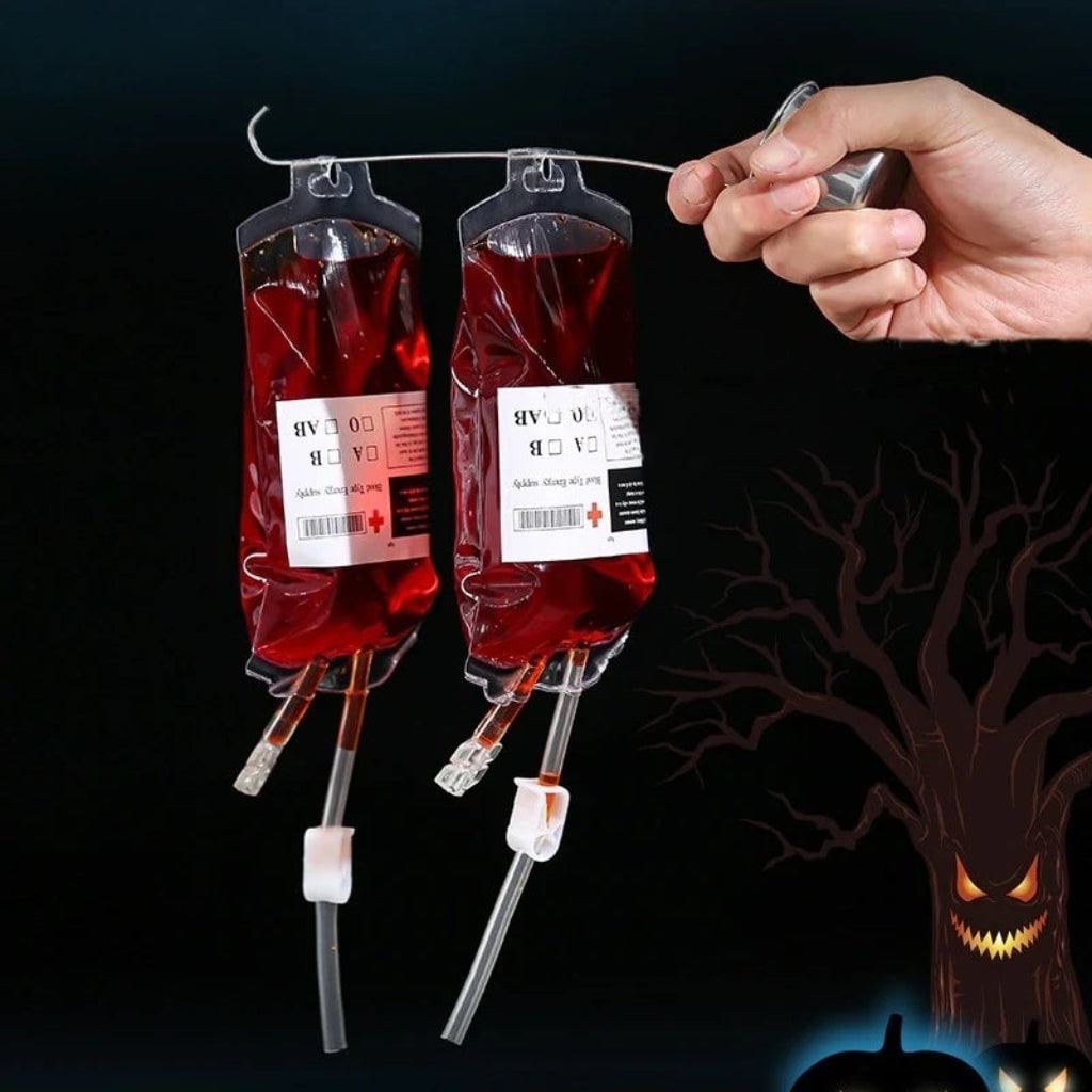 Blood Bag Drink Pouches with Syringe – Halloween Party Decorations, Gadgets