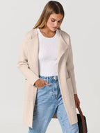 Elegant Lapel Coat in Soft Wool Blend for Women - Stylish Outerwear for Casual and Formal Occasions