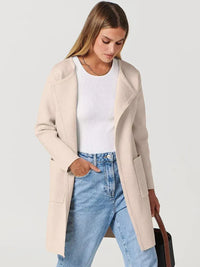 Elegant Lapel Coat in Soft Wool Blend for Women - Stylish Outerwear for Casual and Formal Occasions