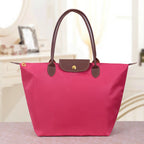 Elegant Women's Crossbody Bag – Practical for Office and Leisure