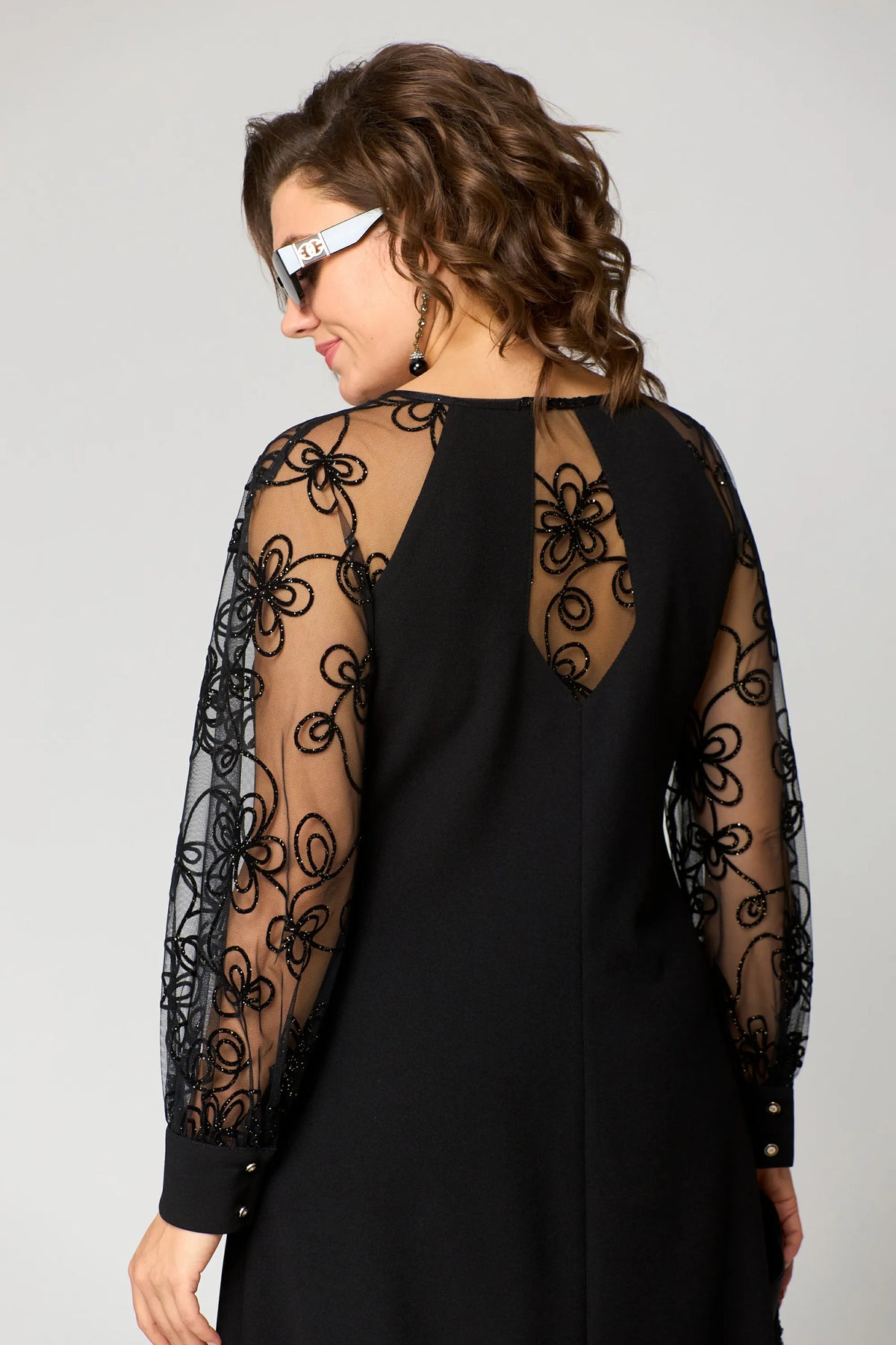 Lace Overlay Elegant Dress for Women - Perfect for Formal Events and Parties