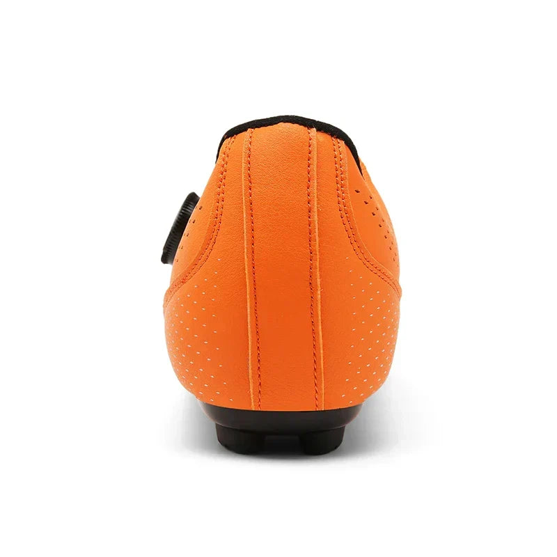 Unisex cycling shoes with dial closure: lightweight and comfortable.