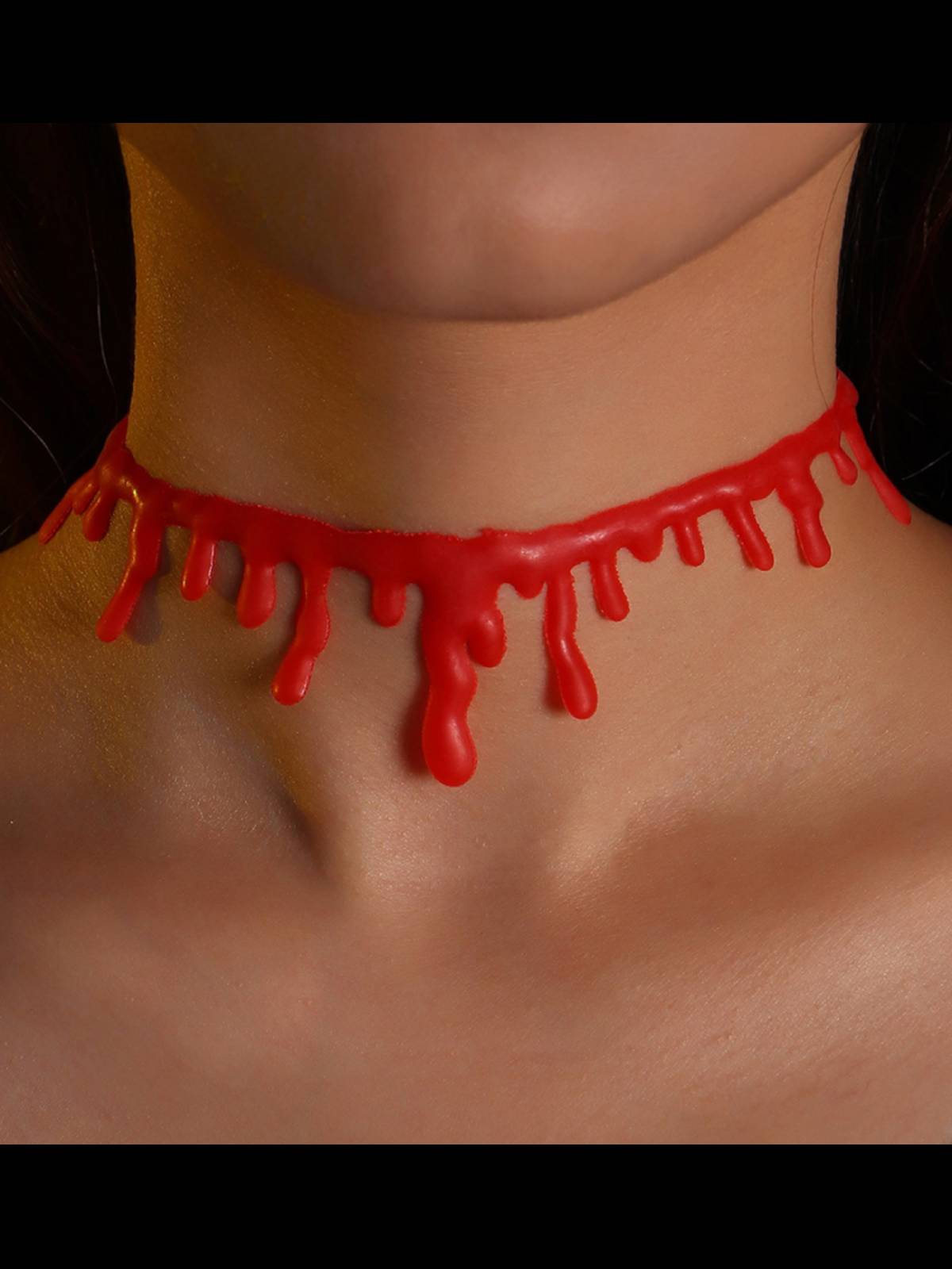 Vintage Necklace with Imitation Bleeding Design – Halloween, Costume