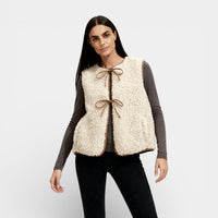 Women’s Cozy Teddy Bodywarmer Vest – Laces
