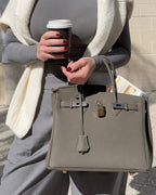 Women’s Handbag Elegant Functional – Everyday Use, Stylish Accessory