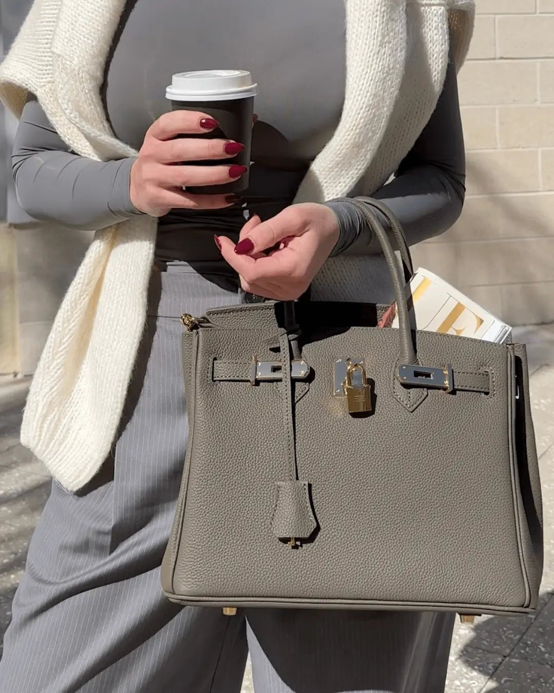 Women’s Handbag Elegant Functional – Everyday Use, Stylish Accessory